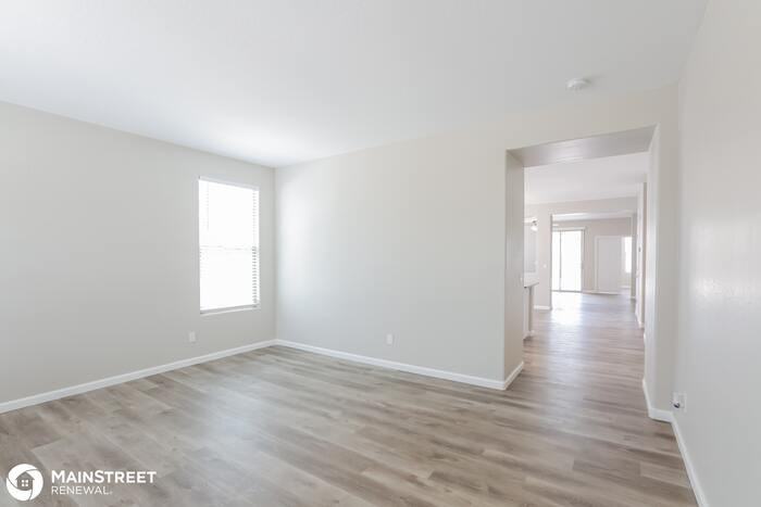 3109 W Dunbar Dr - Photo 3 of 15