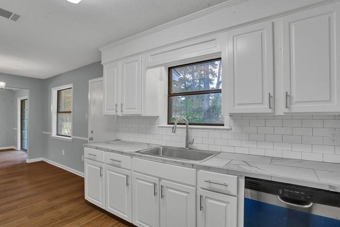 128 Fox Run Dr - Photo 3 of 12