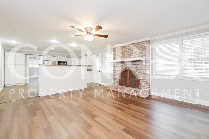 512 Brooks Rd - Photo 3 of 11