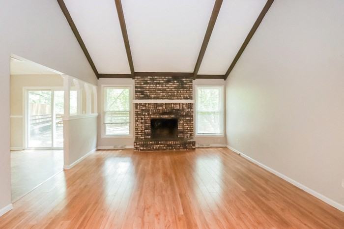 208 Sw Castlerock Dr - Photo 3 of 15