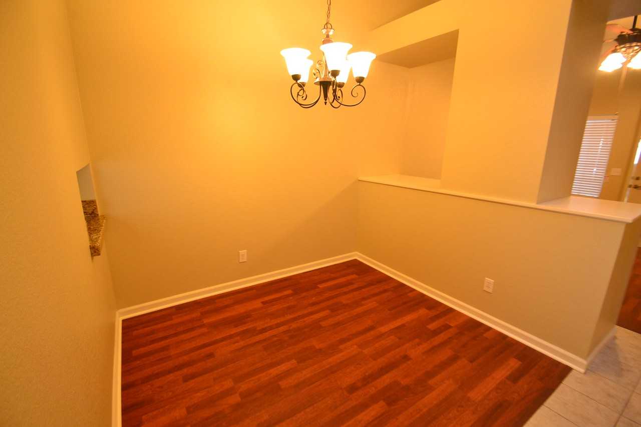 3029 Twin Creeks Ln - Photo 3 of 10