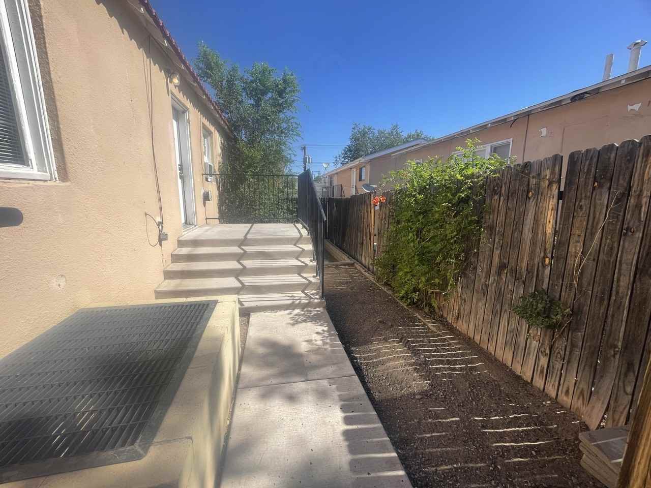 1511 Gold Avenue Southeast #1511B - Photo 4 of 21