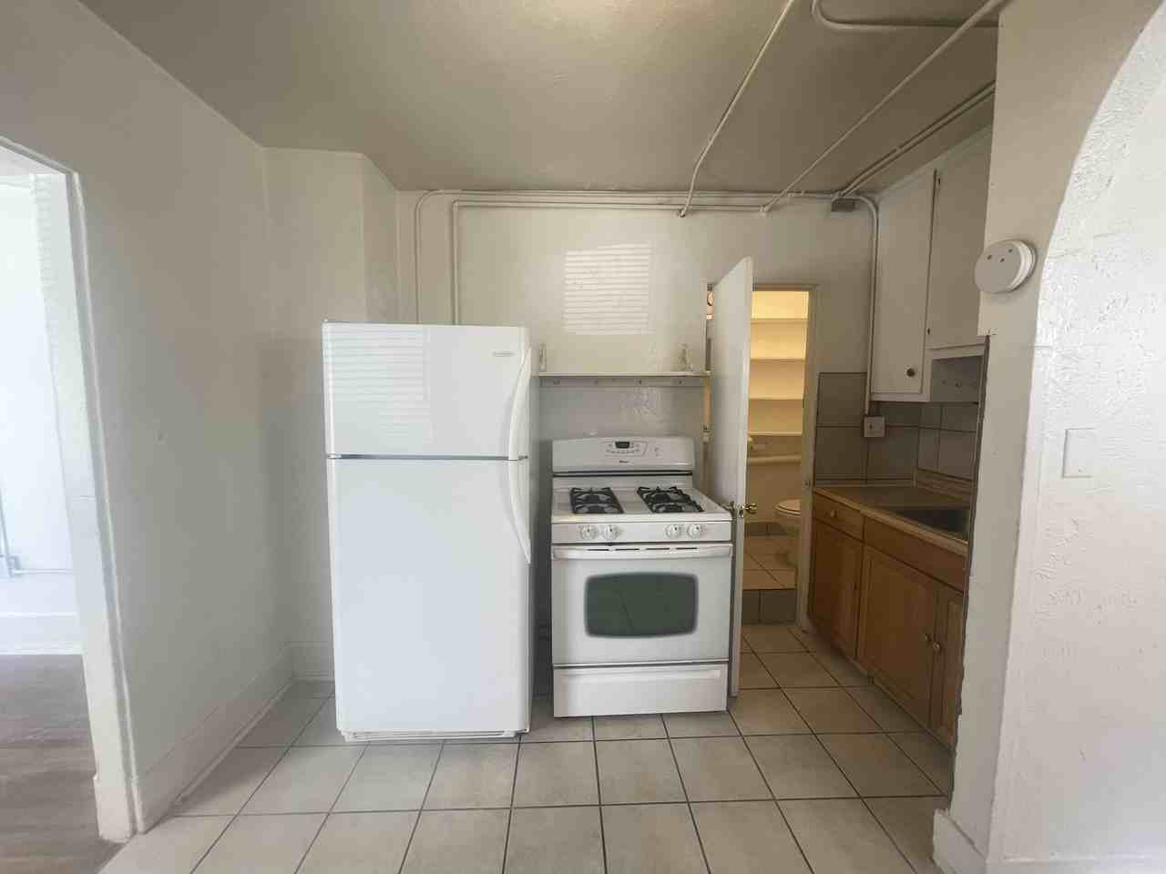 1511 Gold Avenue Southeast #1511B - Photo 5 of 21