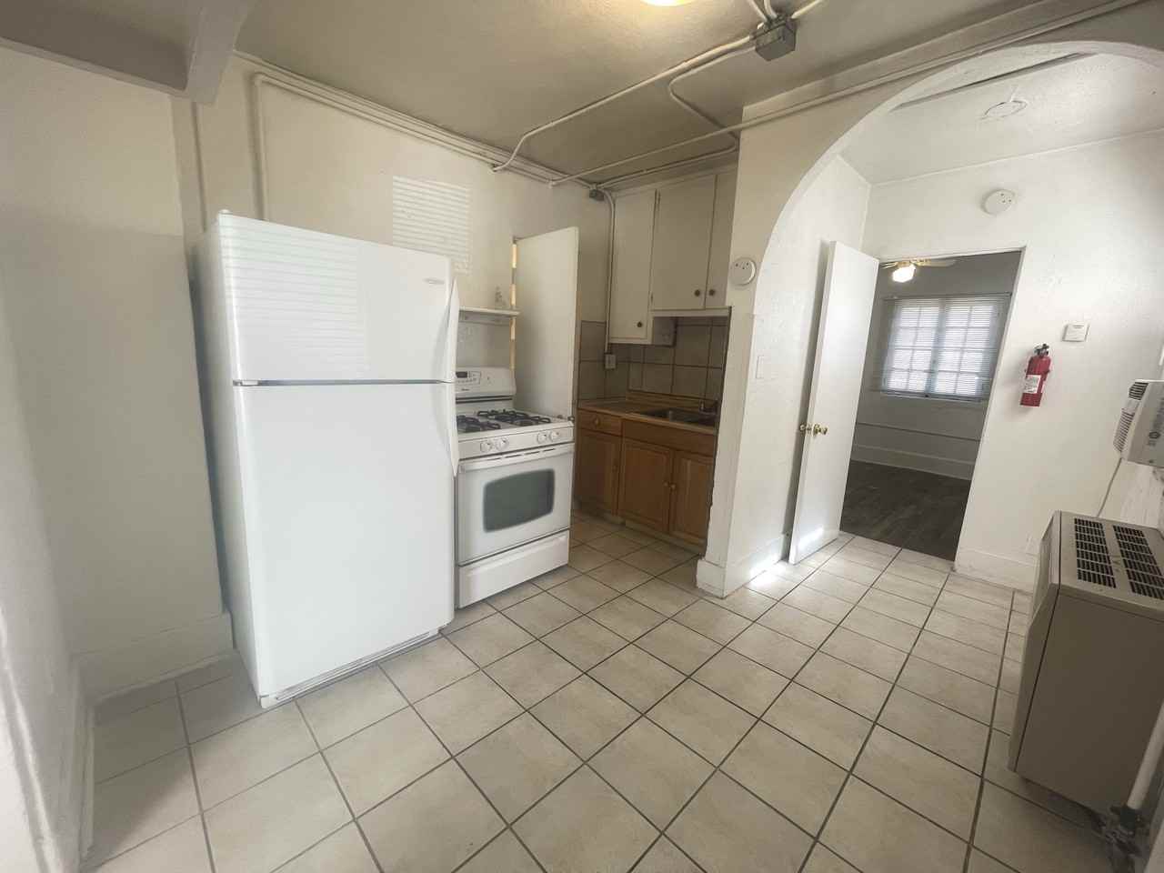 1511 Gold Avenue Southeast #1511B - Photo 6 of 21