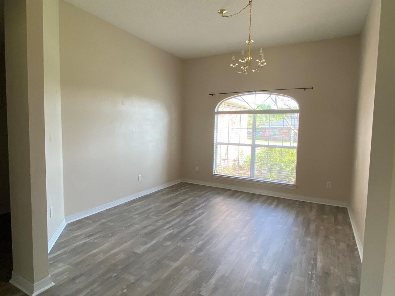 353 Peggy Dr #1 - Photo 3 of 18
