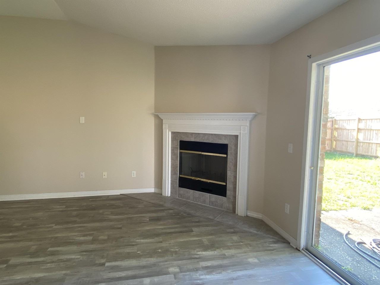 353 Peggy Dr #1 - Photo 5 of 18