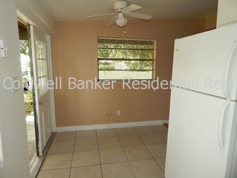 1918 Alexander Dr - Photo 2 of 7
