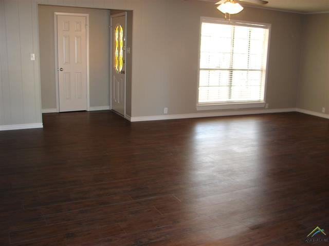 423 Top Hill Dr - Photo 5 of 22