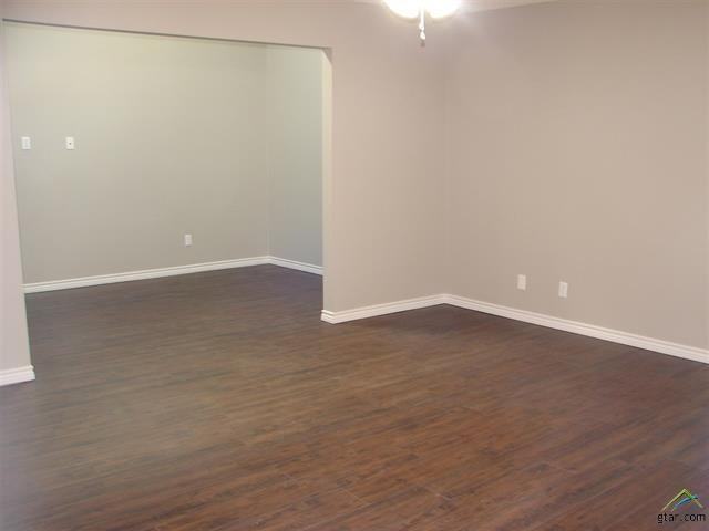 423 Top Hill Dr - Photo 6 of 22