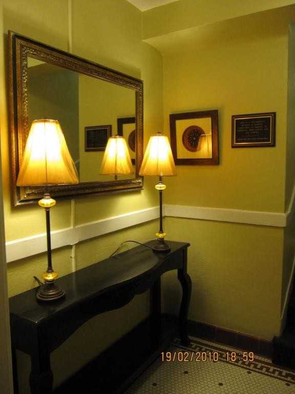 1220 N Marion St - Photo 3 of 25