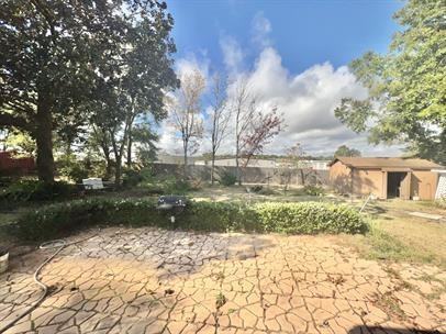 437 Lincoln Ave - Photo 3 of 14