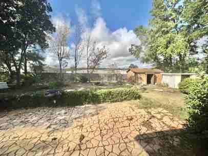 437 Lincoln Ave - Photo 2 of 14