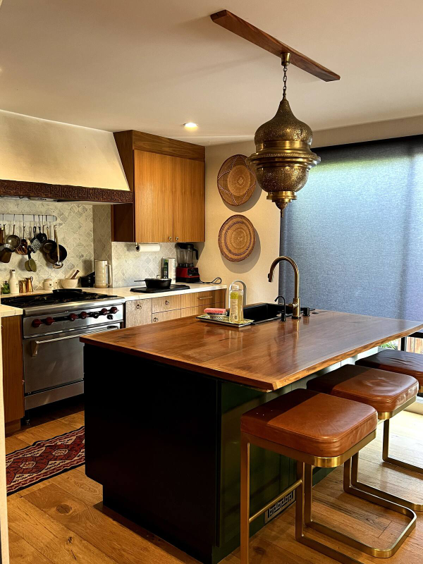 1126 N Hoover St - Photo 2 of 22