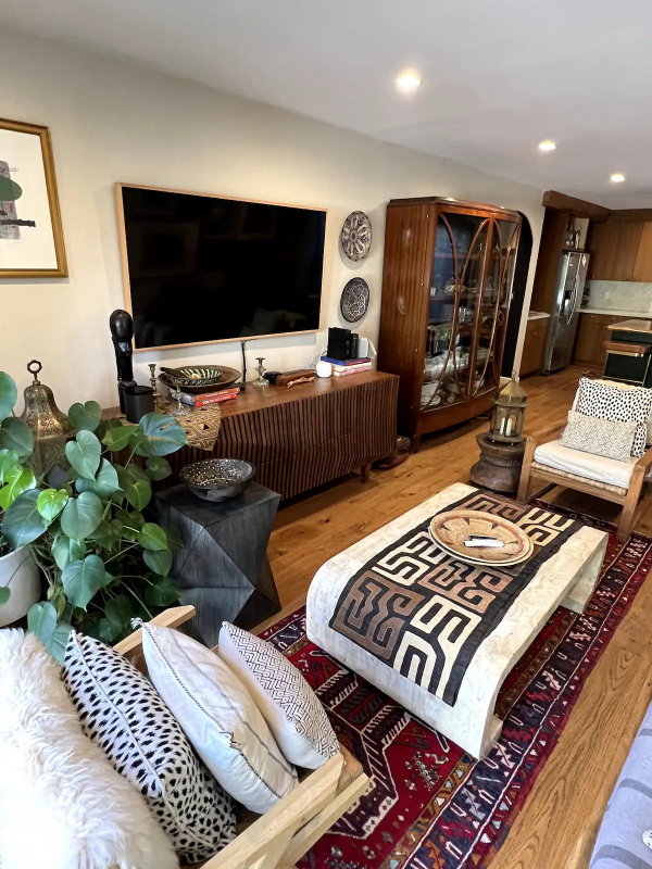 1126 N Hoover St - Photo 4 of 22