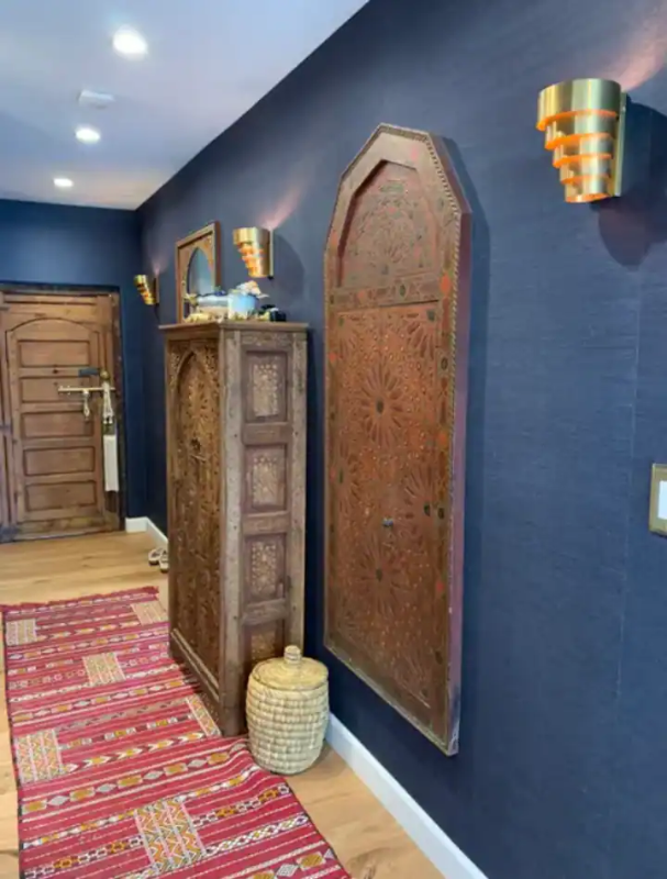 1126 N Hoover St - Photo 6 of 22