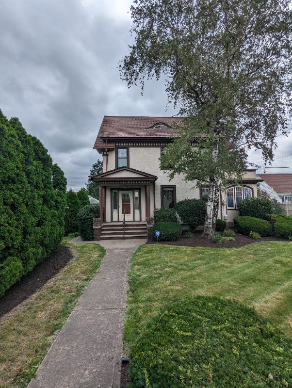 22 E 1st St - Photo 2 of 5