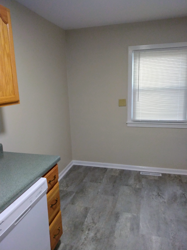 112 7th St - Photo 3 of 15