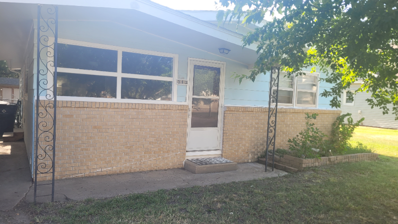 313 N Madison Ave - Photo 2 of 12