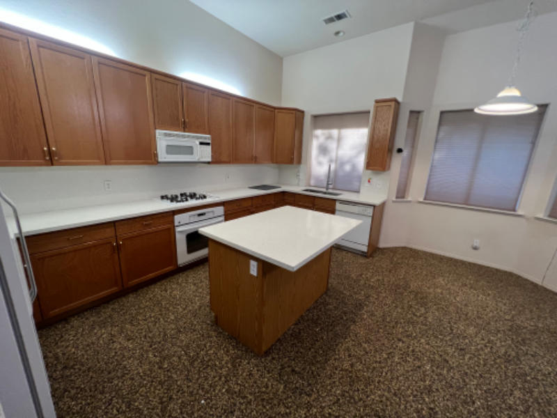 7563 N Carnegie Ave - Photo 4 of 19