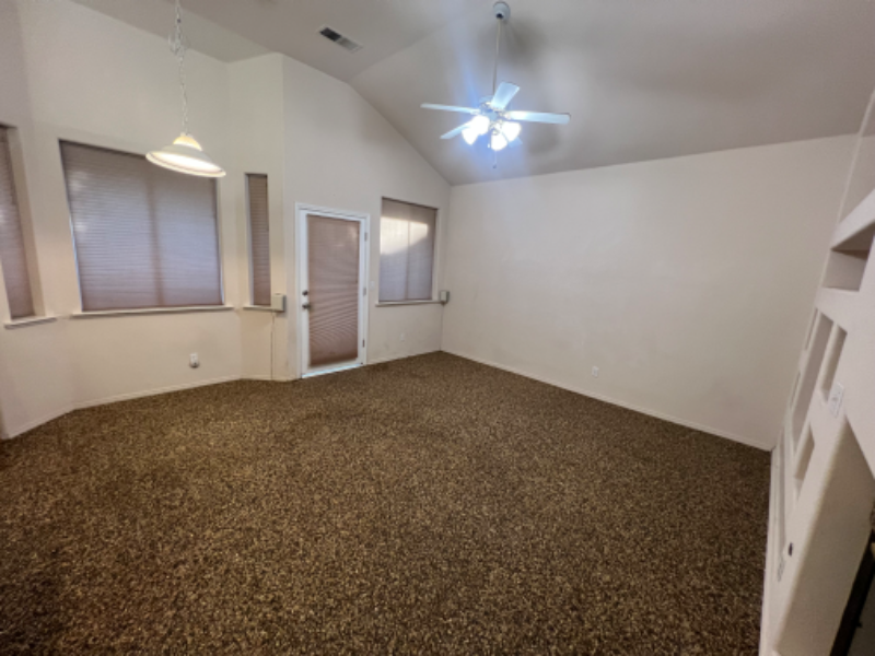 7563 N Carnegie Ave - Photo 5 of 19