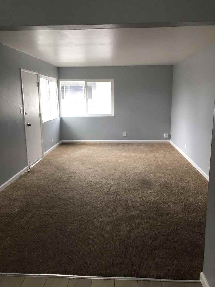 226 Flanders Ct #1 - Photo 3 of 13