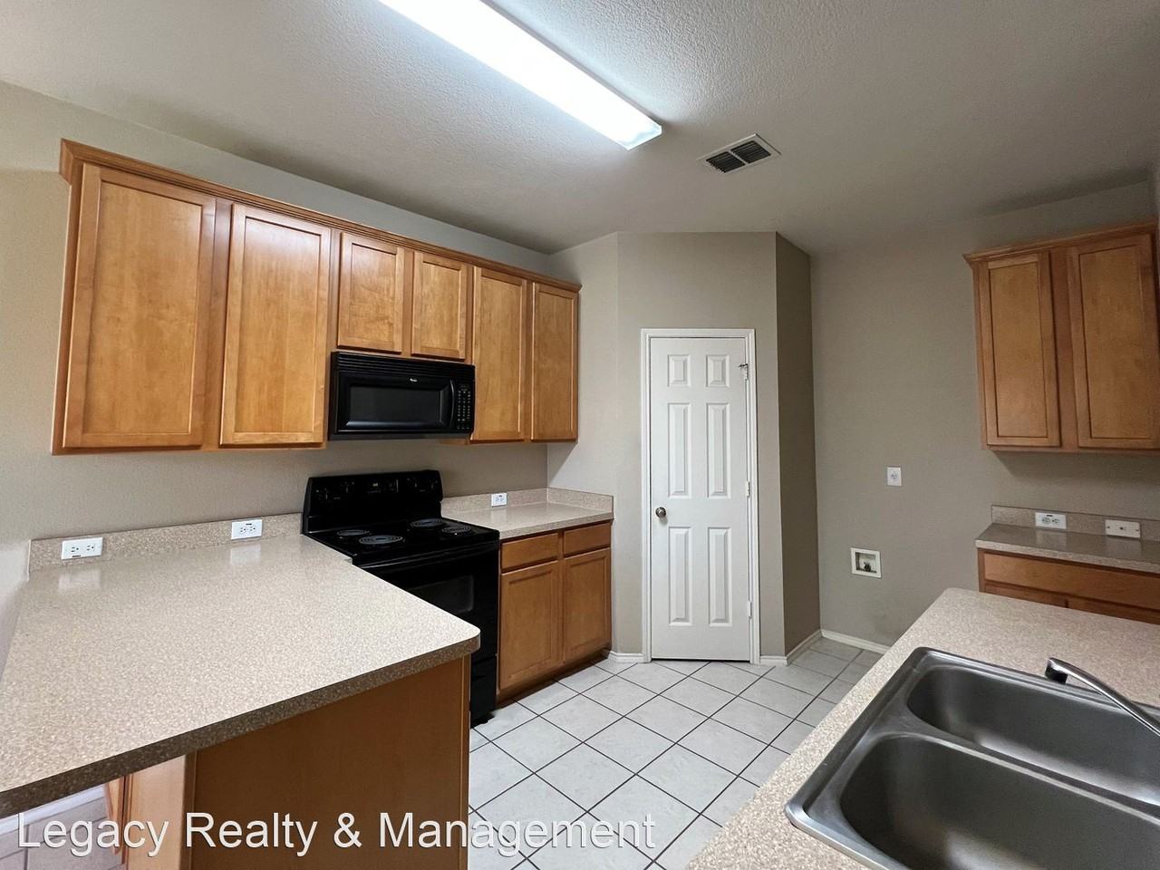 5748 Touchstone Dr - Photo 3 of 10