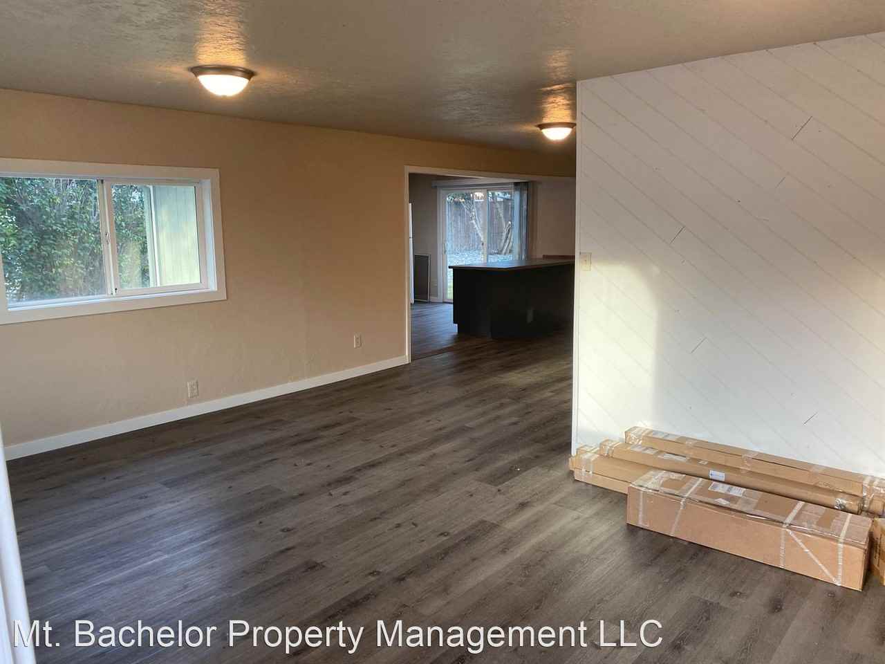 306 3rd Ave - Photo 2 of 14