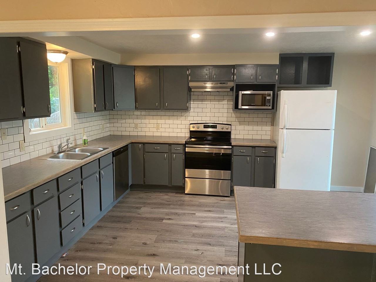 306 3rd Ave - Photo 3 of 14