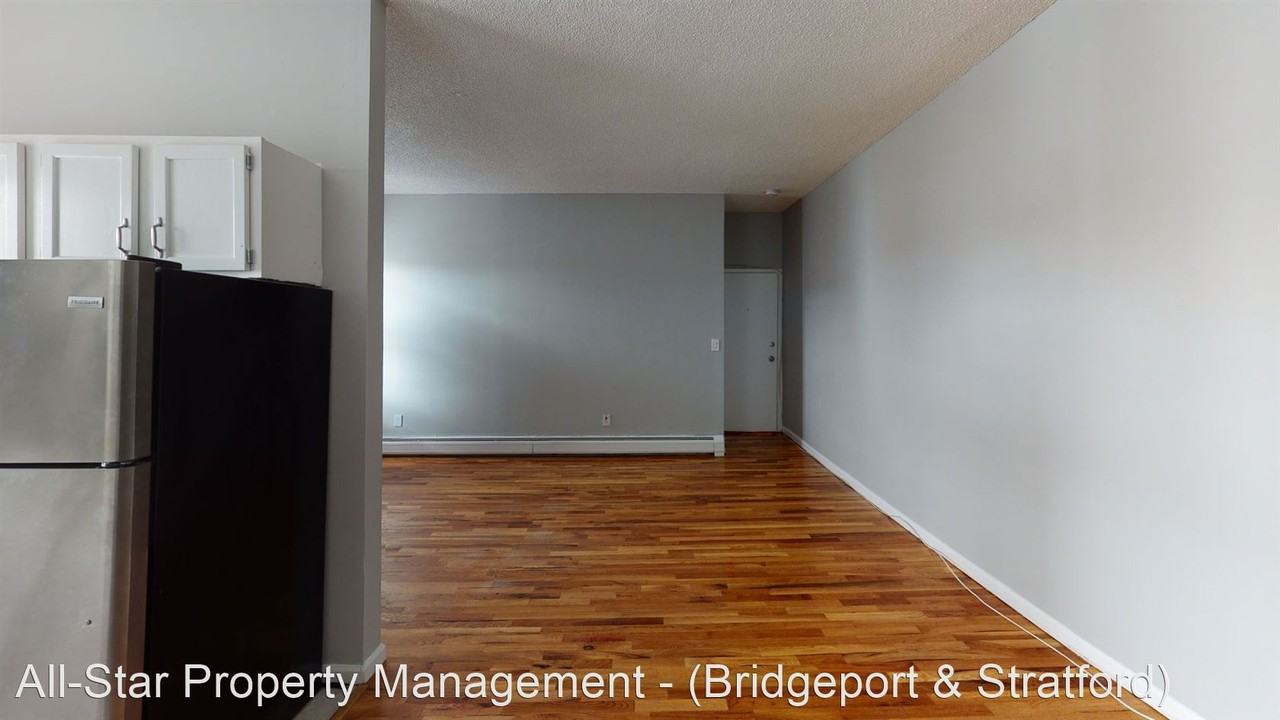 335 Wells Street 147 Charles Street - Photo 2 of 8