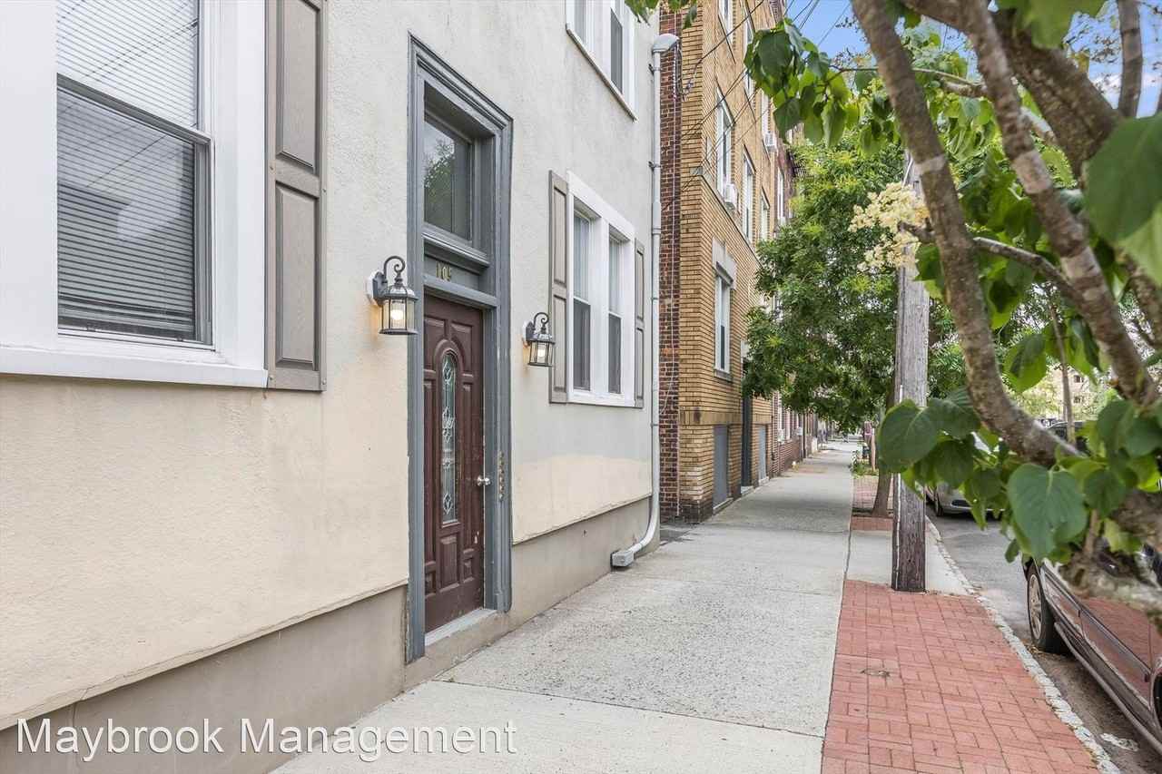 The Regis at 105 Pine Street - Photo 2 of 28