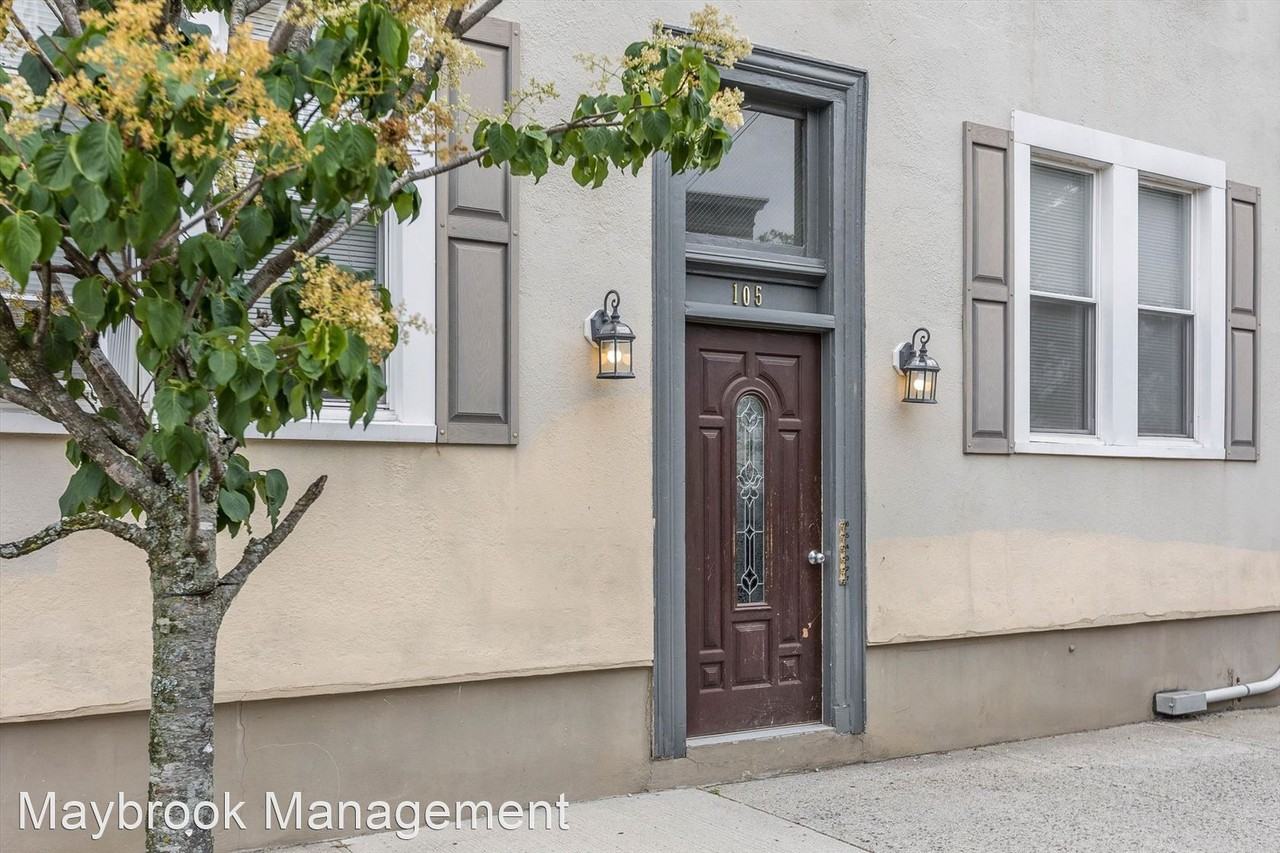 The Regis at 105 Pine Street - Photo 3 of 28