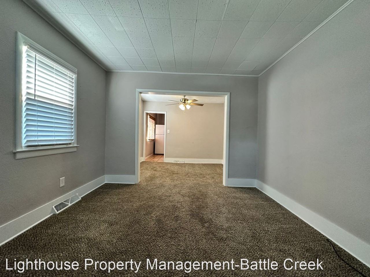 345 Iroquois Ave - Photo 3 of 14