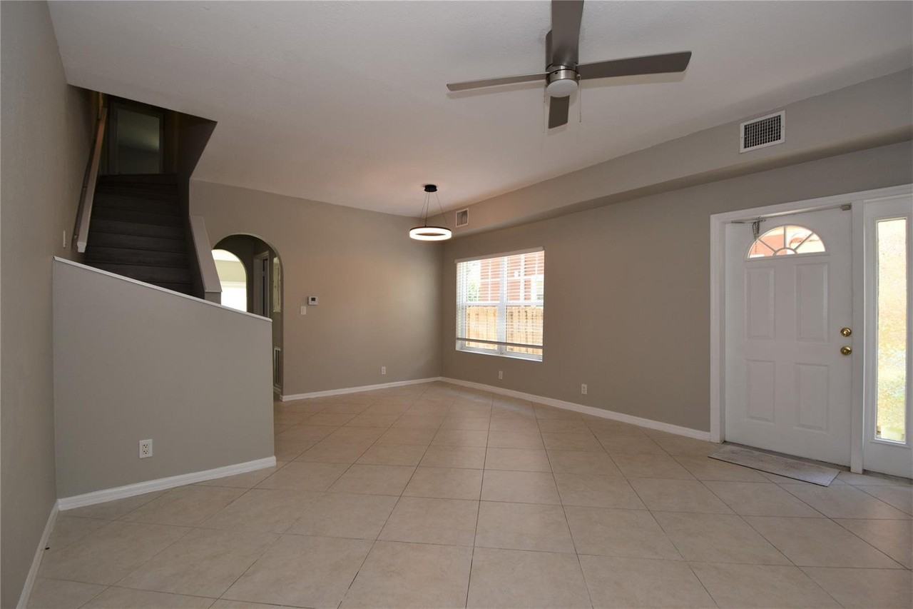 630 Nw 2nd Ave #630 - Photo 3 of 8