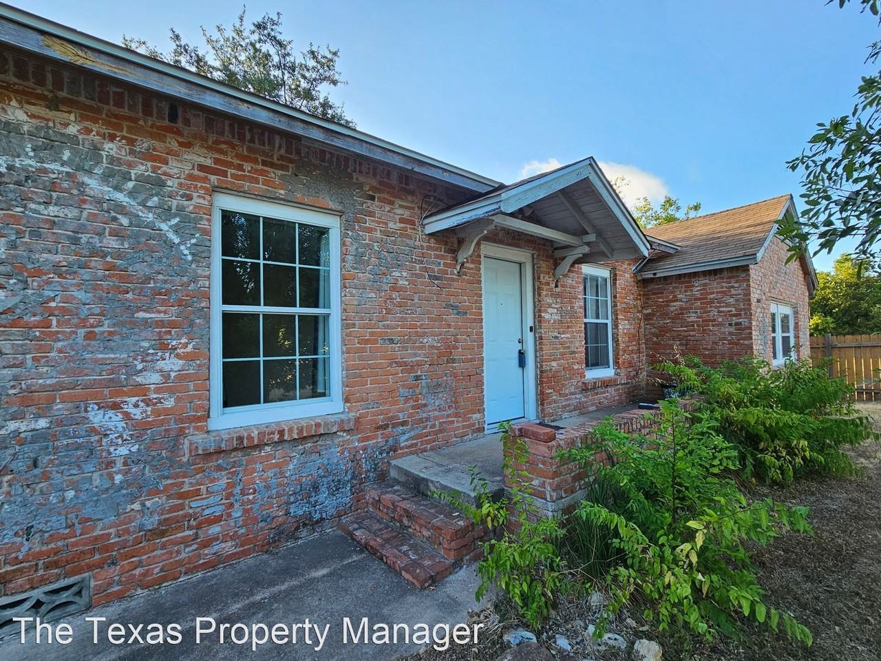 210 S Mustang Ave - Photo 3 of 31