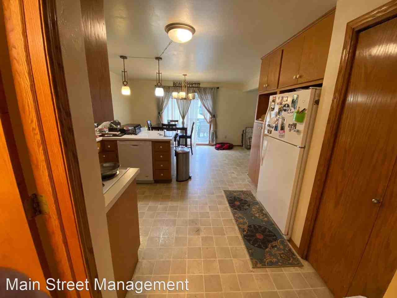 1238 Blue Ridge Dr - Photo 3 of 8
