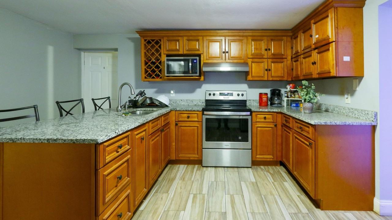 N 45th St - Photo 5 of 8