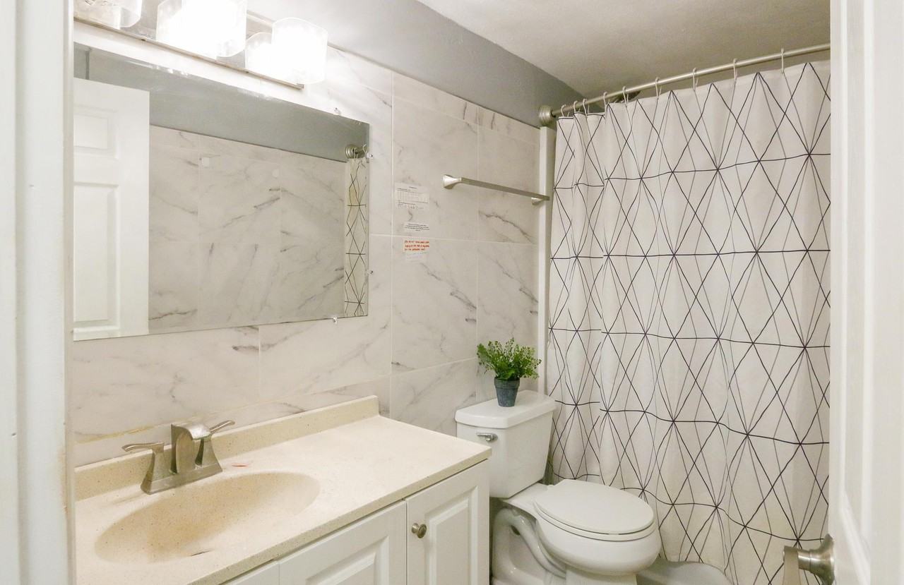 N 45th St - Photo 4 of 8