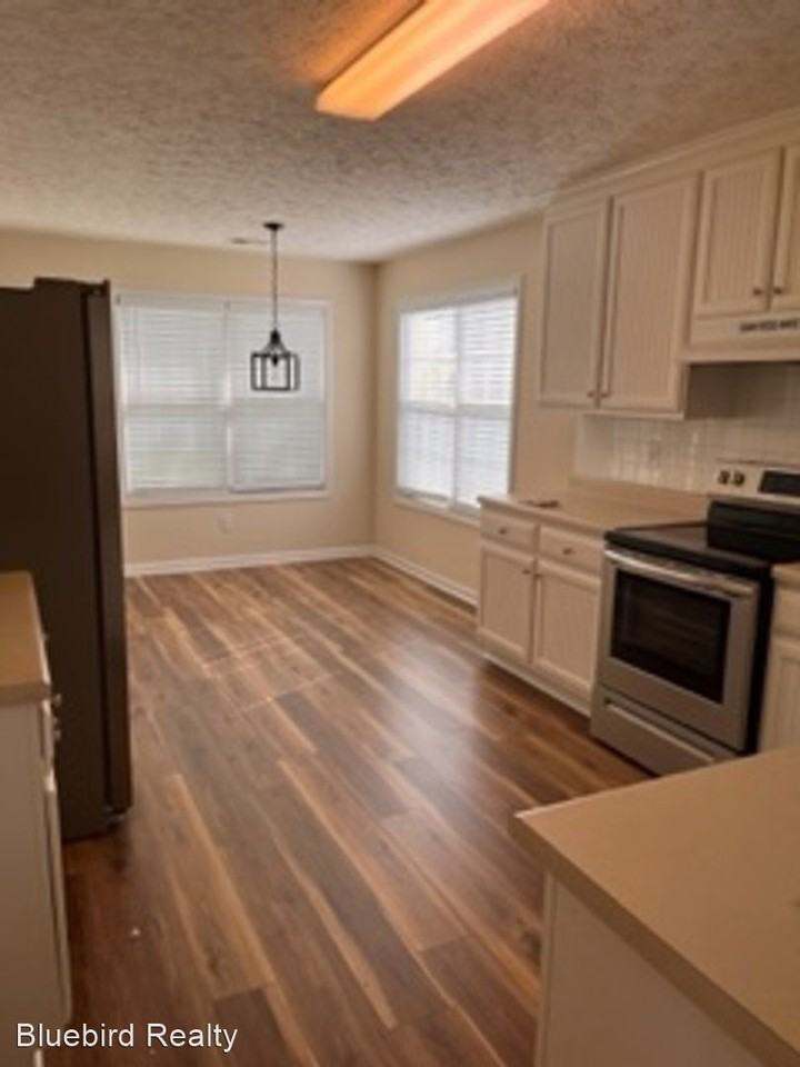 1800 Cabana Chase - Photo 2 of 20