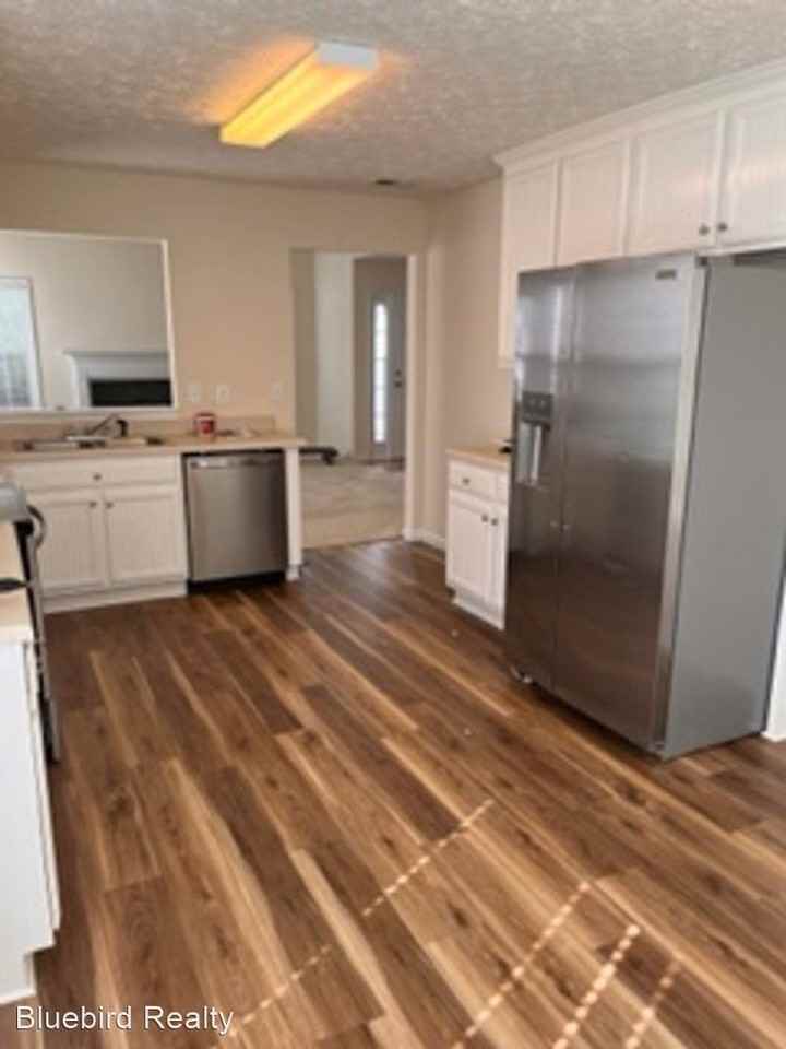 1800 Cabana Chase - Photo 3 of 20