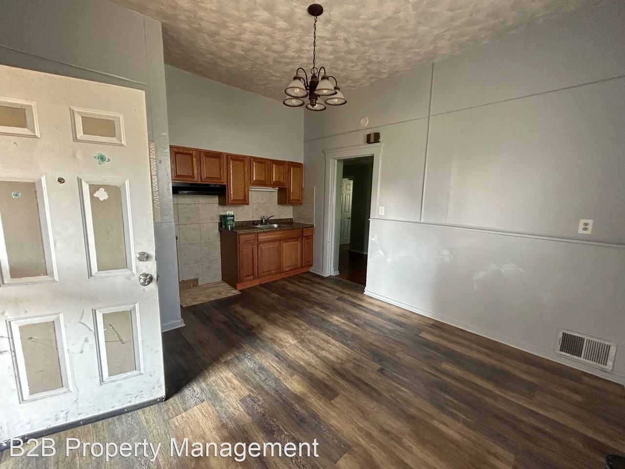 3304 W. 44th St. - Photo 3 of 8