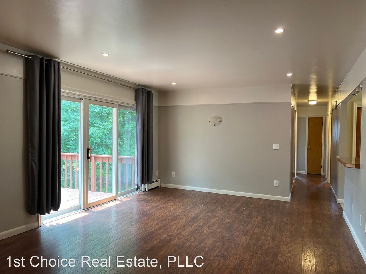 2620 Hopkins Ave - Photo 2 of 11