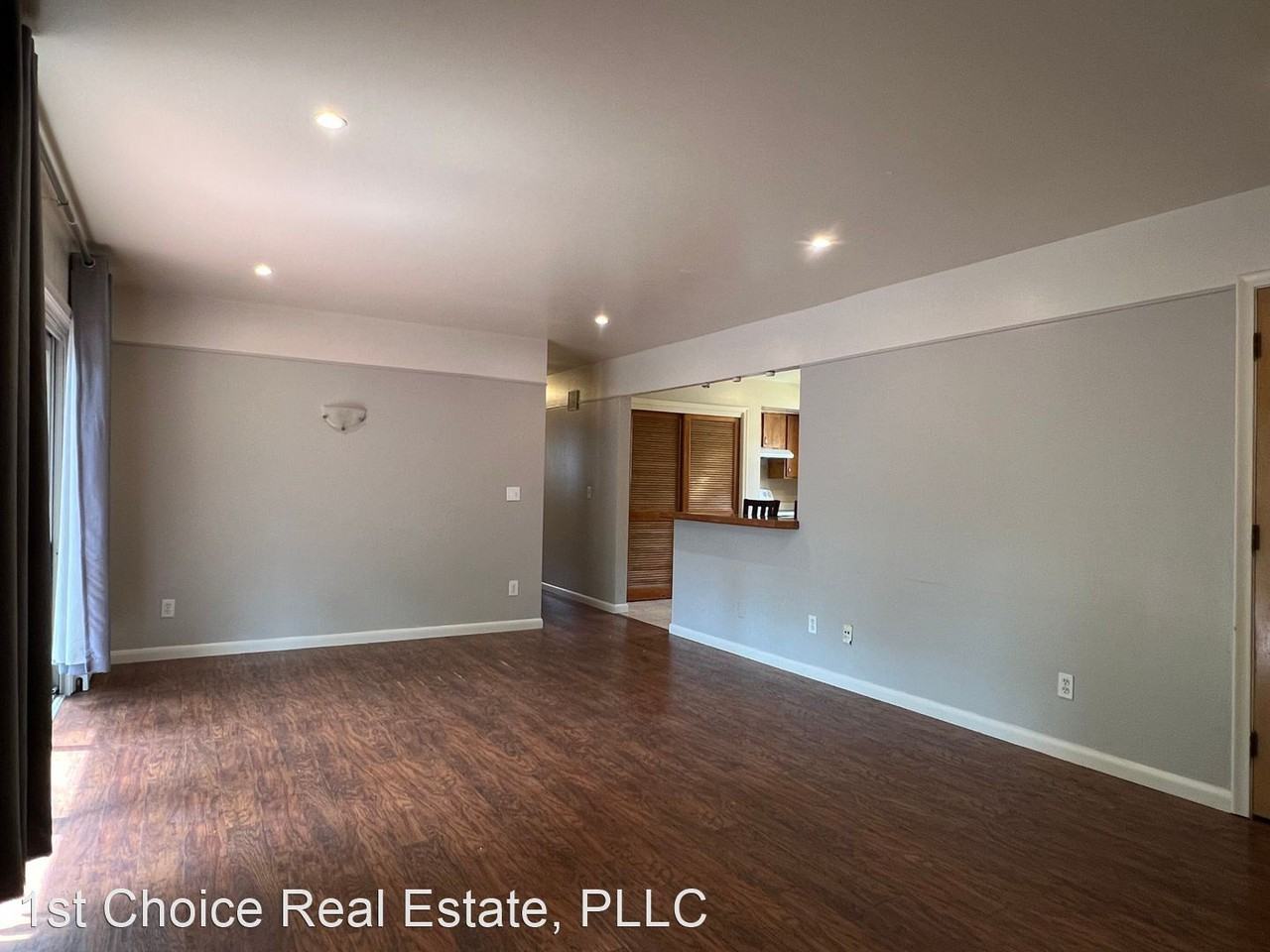 2620 Hopkins Ave - Photo 3 of 11
