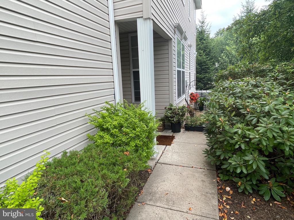 87 Heath Ct - Photo 2 of 41