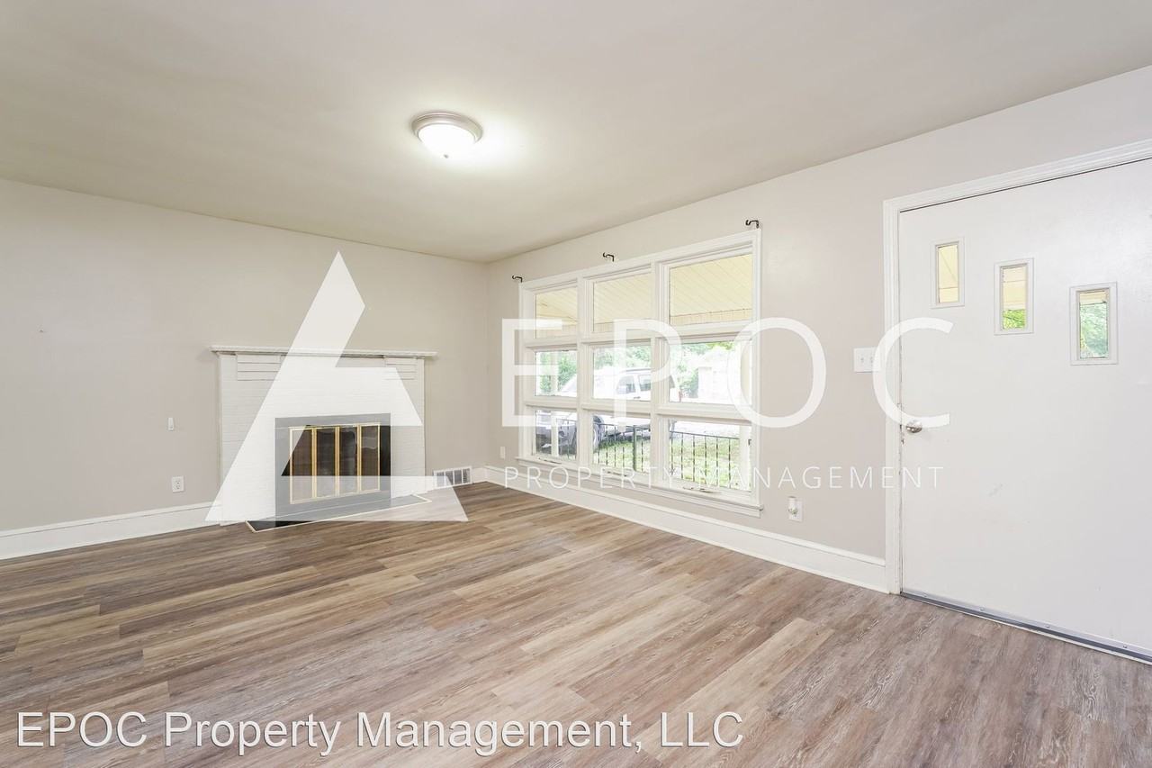 219 E Davidson Ave - Photo 3 of 16