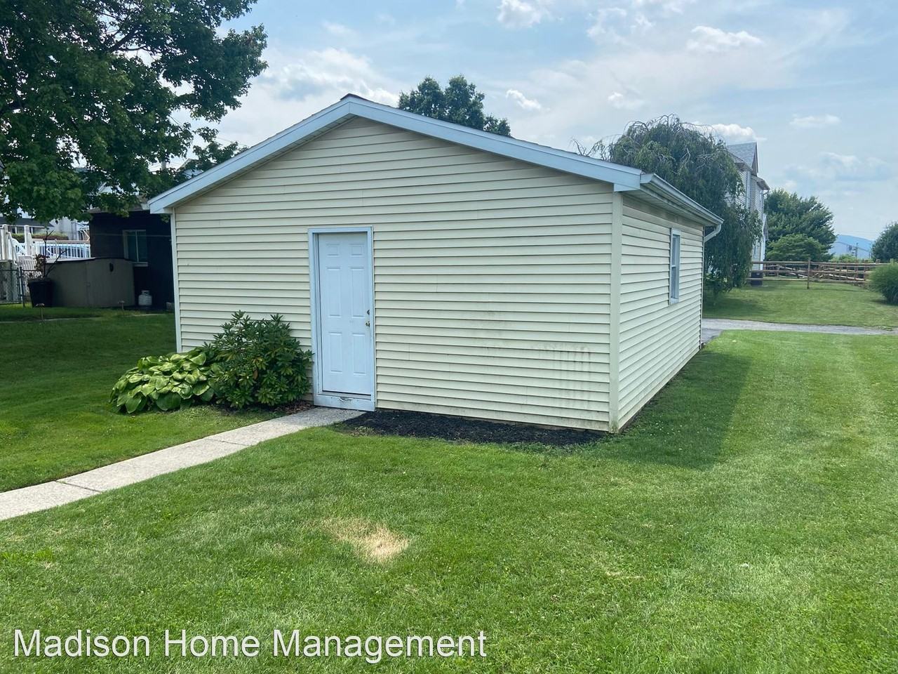 206 S 5th St - Photo 2 of 19