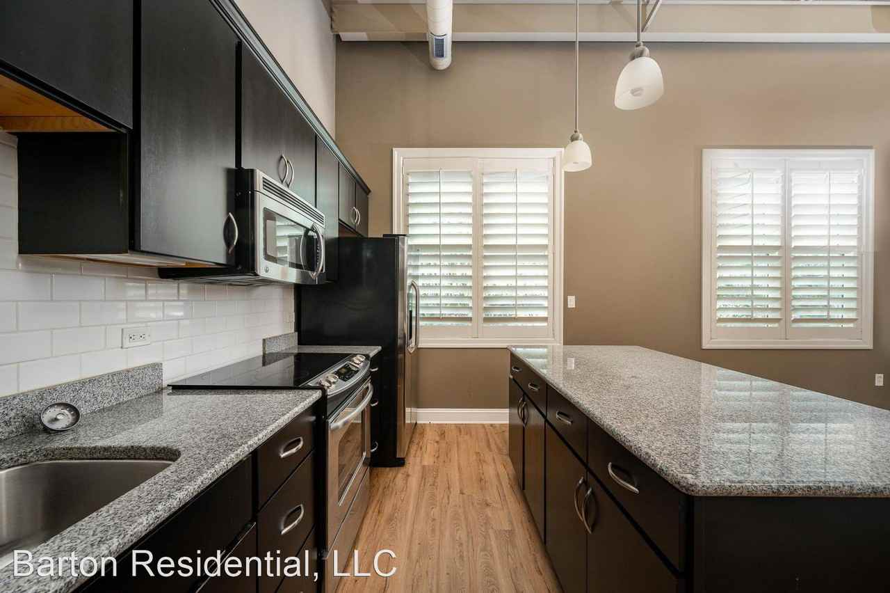 820 N. Thompson Ln - Photo 2 of 50