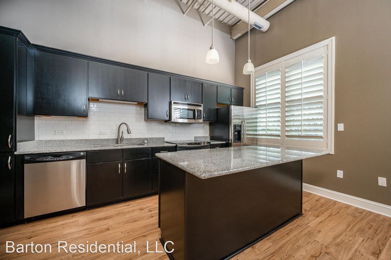 820 N. Thompson Ln - Photo 3 of 50