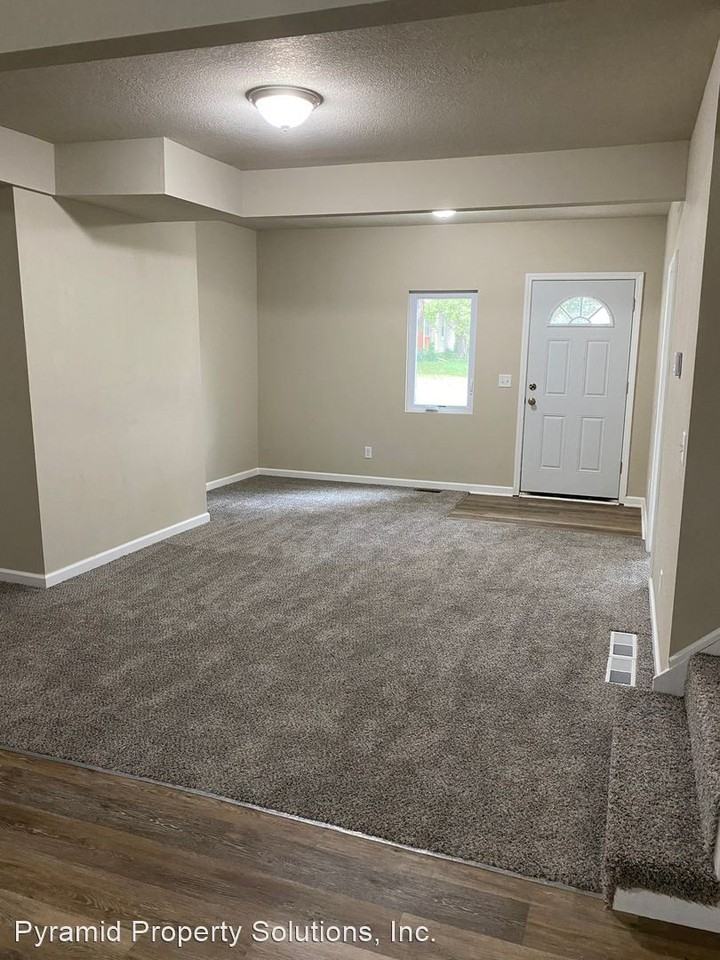 1507 Milton Ave - Photo 2 of 12