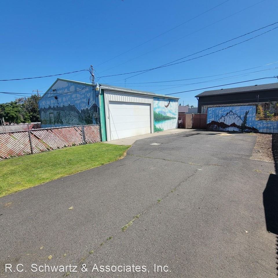 721 W Avon Ave - Photo 3 of 21