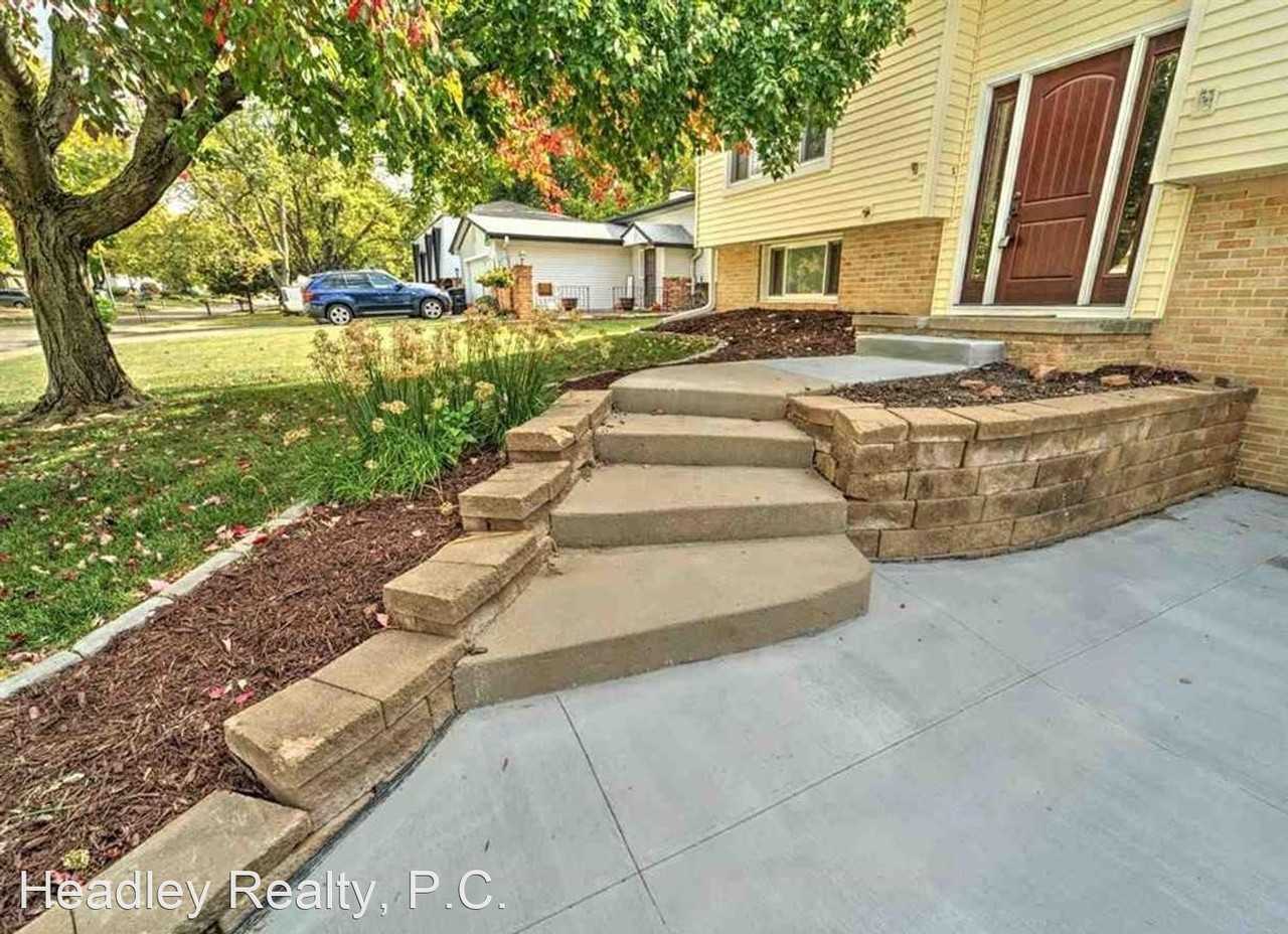 11753 Meredith Ave - Photo 3 of 14